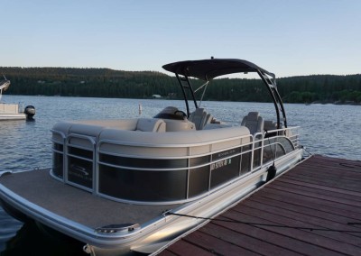 Bennington 25 Tower Tri Toon FrontDeck 1