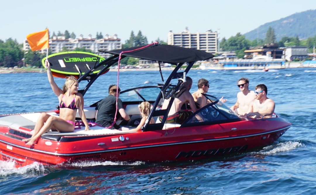 Moomba surf 1 1920