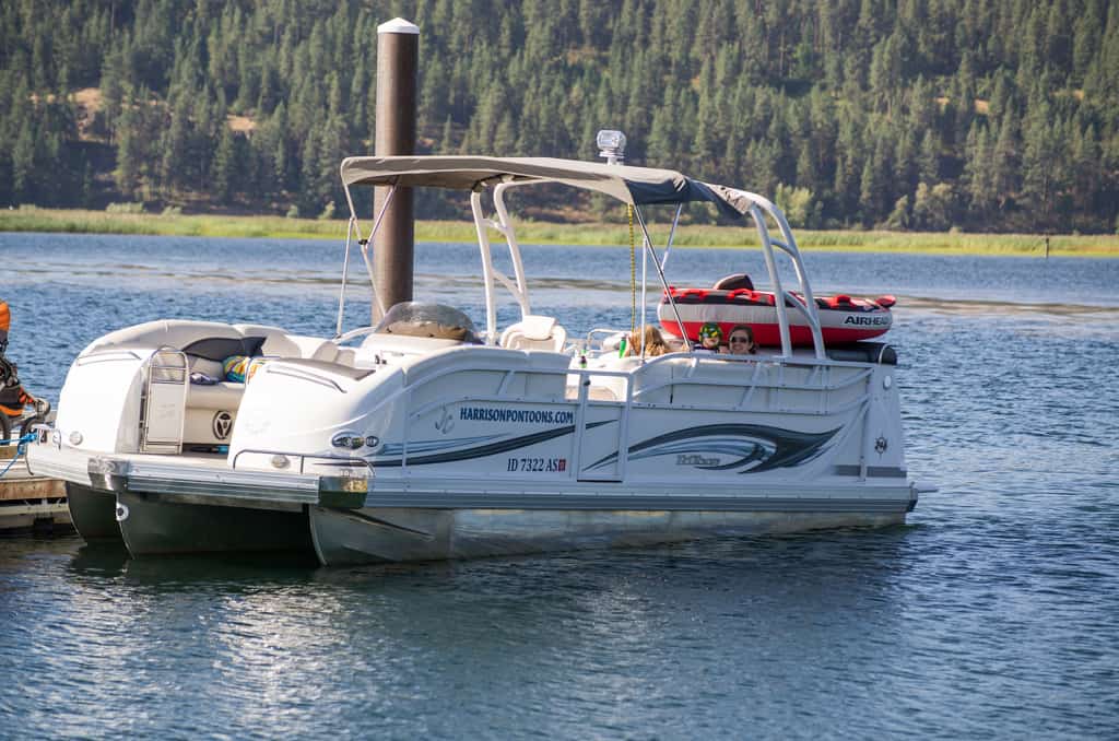 JC 246 Tri Toon Tube2 Lake Escapes Boat Rentals