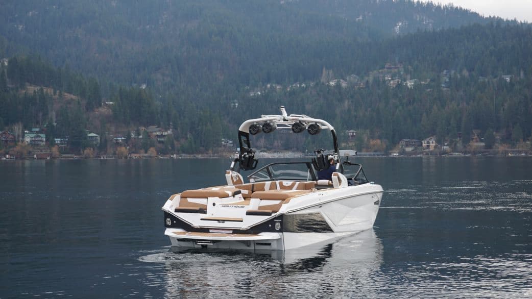 2021 super air nautique surf boat rental g25 coeur dalene scenic background