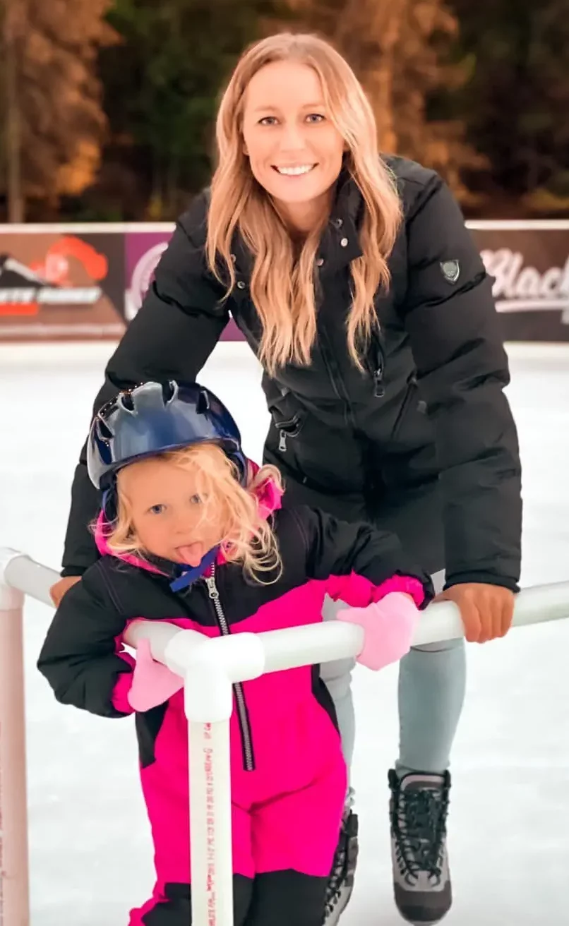 Skating on Frozen Water! - Lake Escapes Boat Rentals